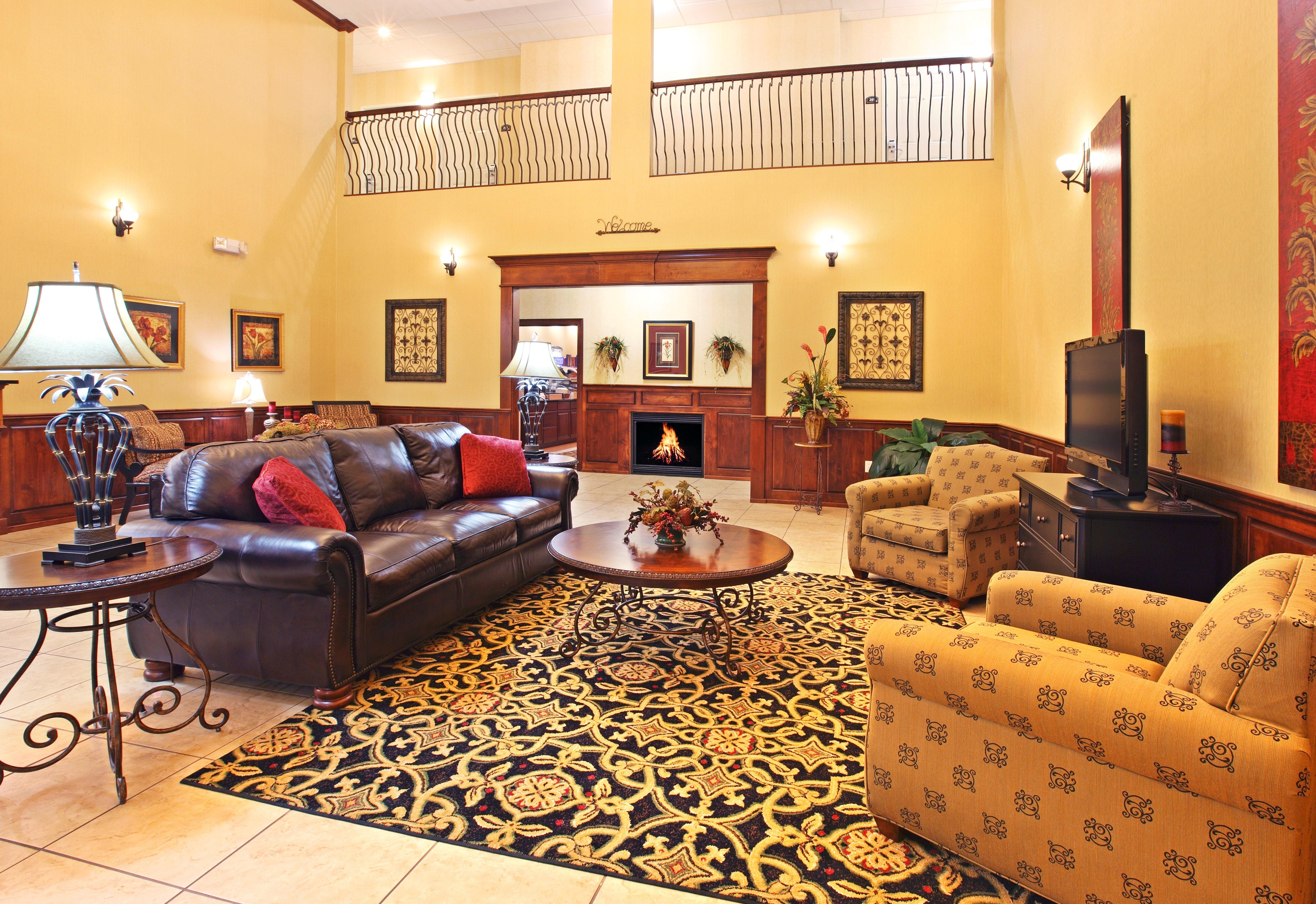Holiday Inn Express Hotel & Suites Clarksville Экстерьер фото