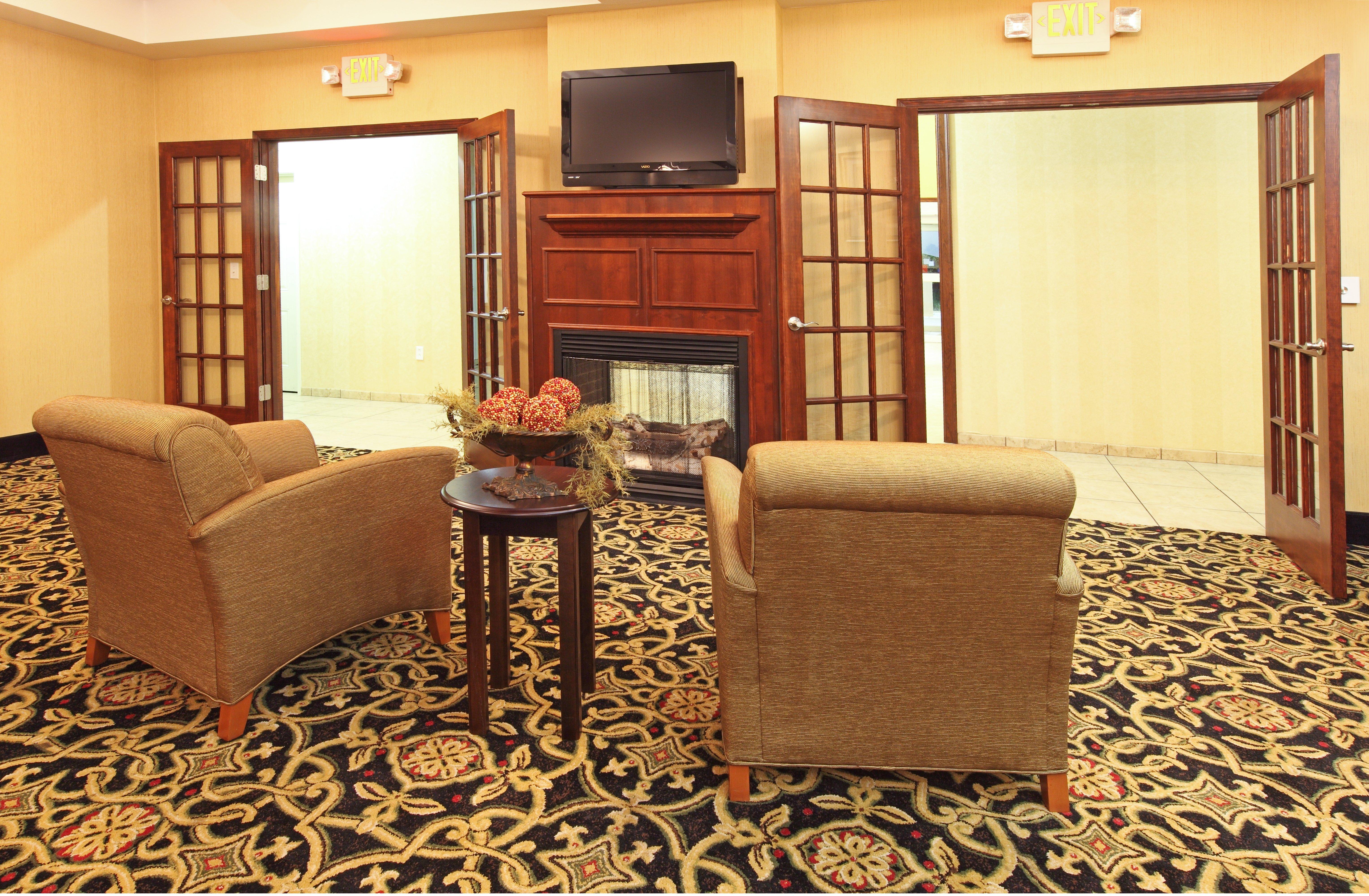 Holiday Inn Express Hotel & Suites Clarksville Экстерьер фото