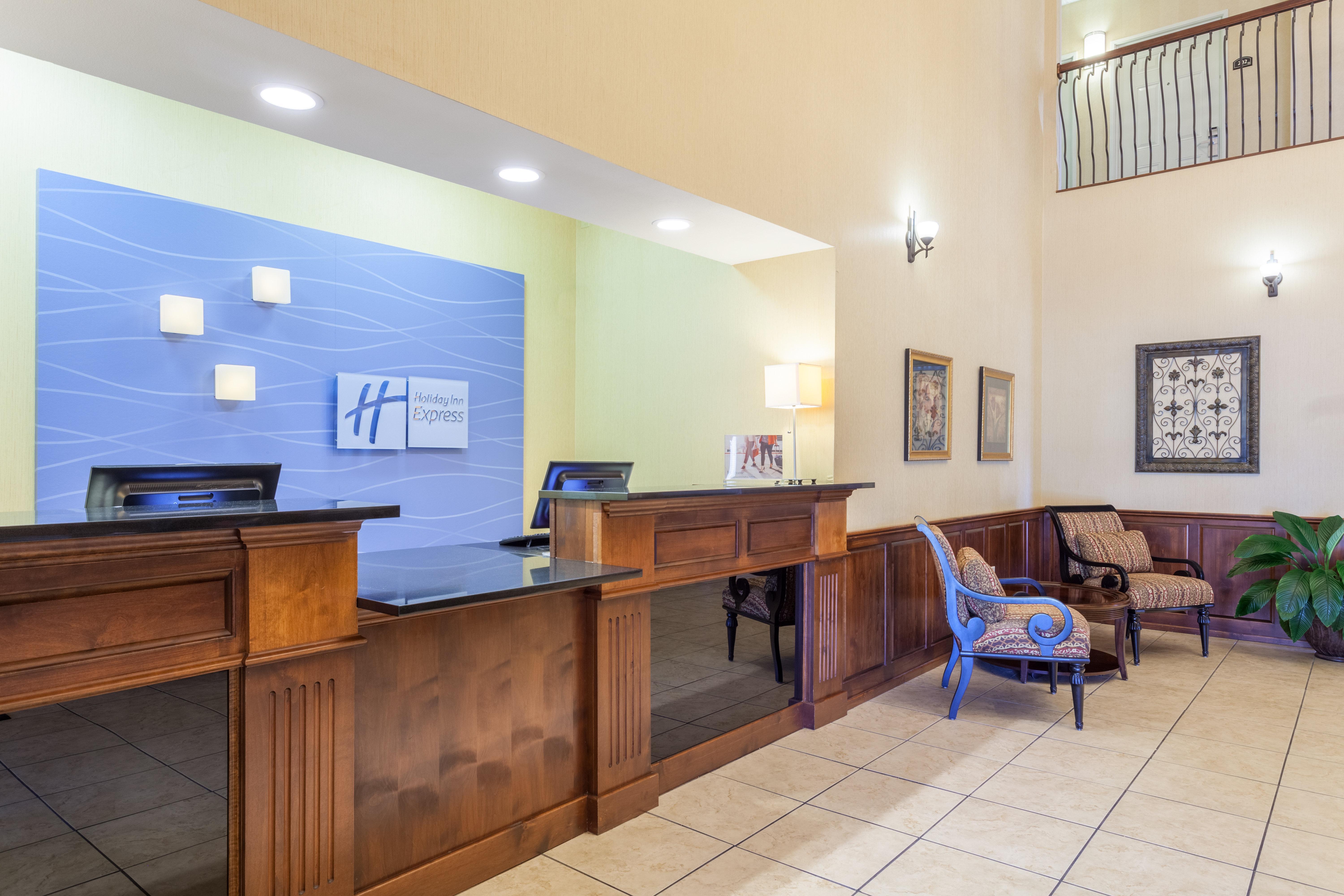 Holiday Inn Express Hotel & Suites Clarksville Экстерьер фото