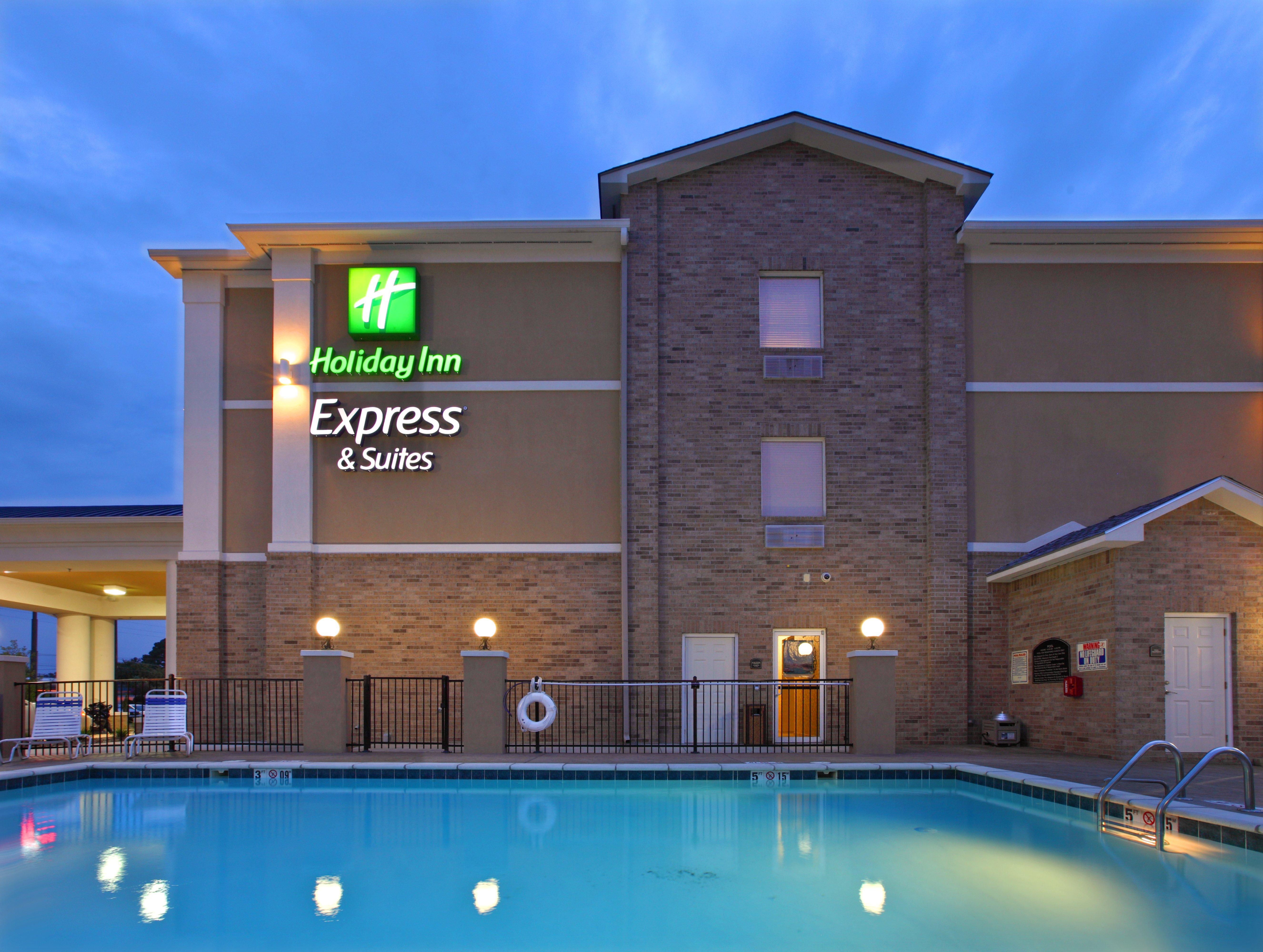 Holiday Inn Express Hotel & Suites Clarksville Экстерьер фото