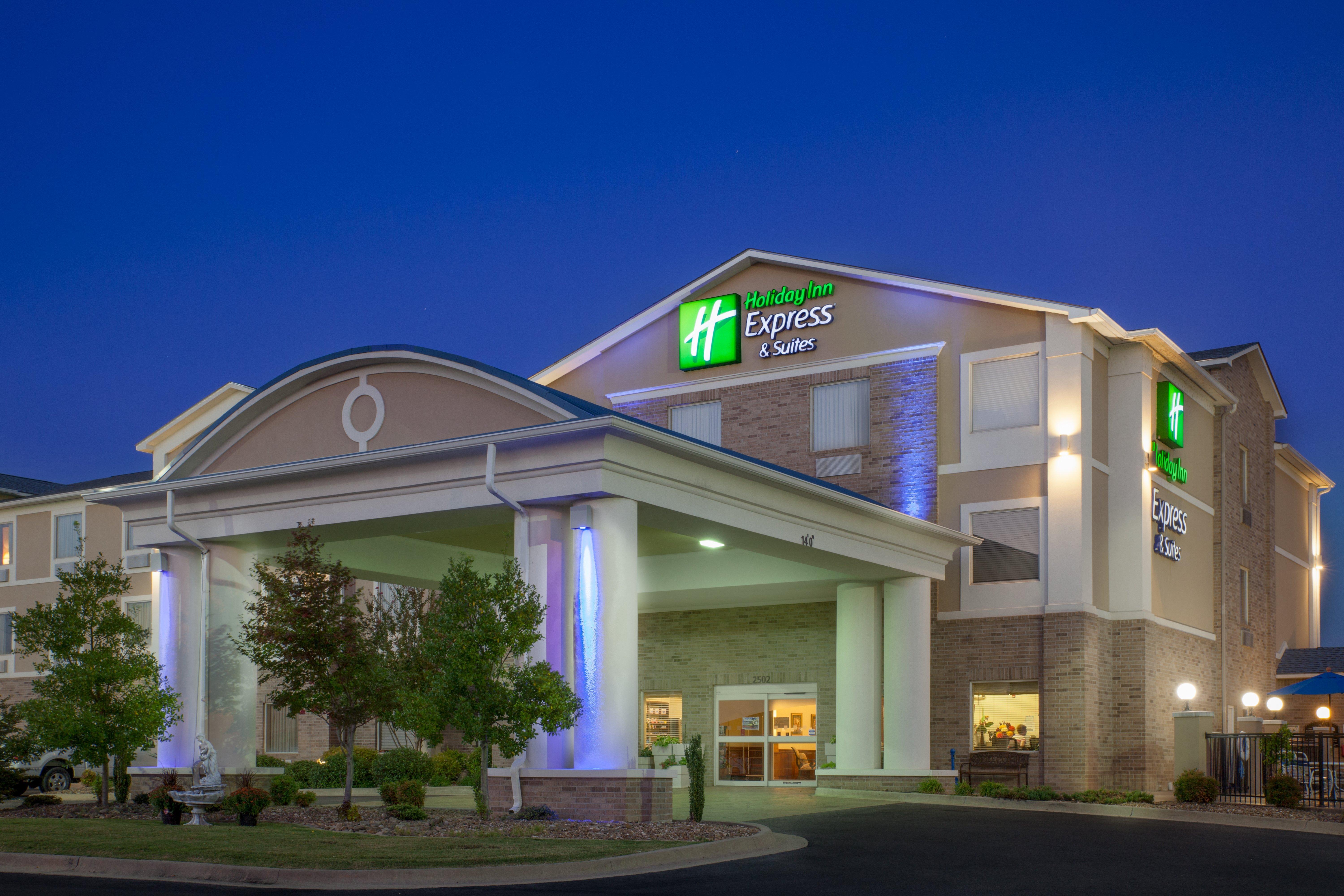 Holiday Inn Express Hotel & Suites Clarksville Экстерьер фото