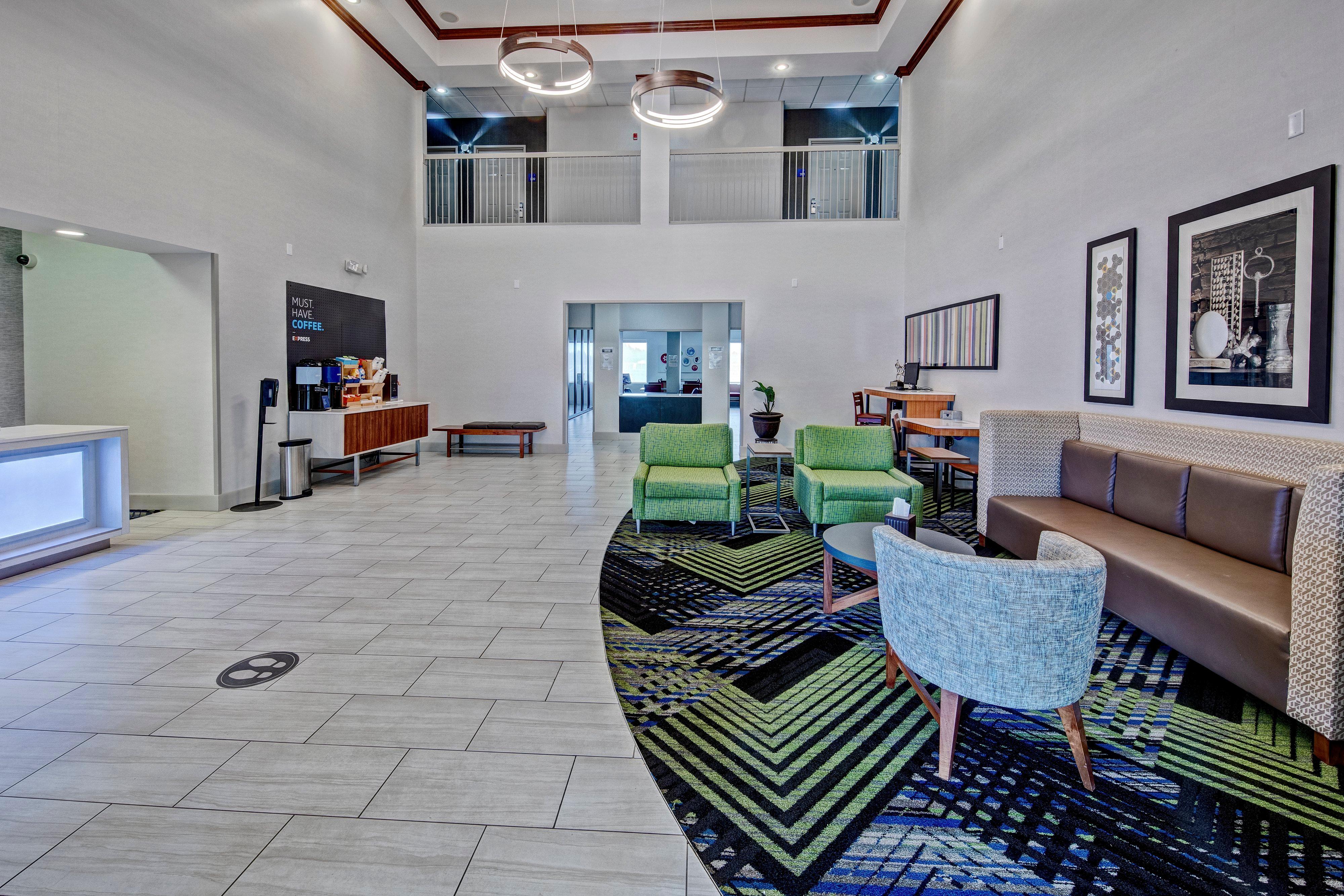 Holiday Inn Express Hotel & Suites Clarksville Экстерьер фото
