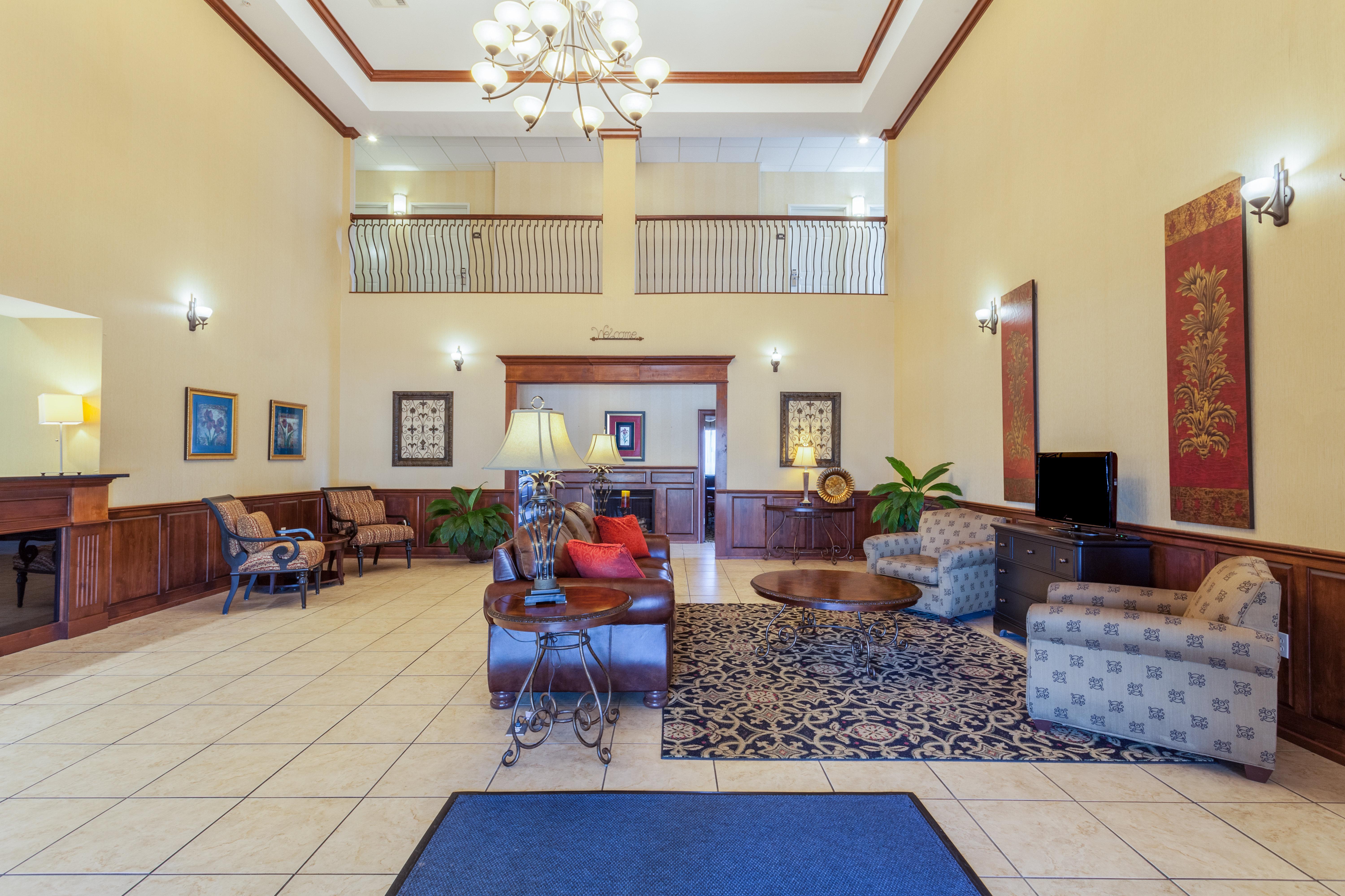 Holiday Inn Express Hotel & Suites Clarksville Экстерьер фото