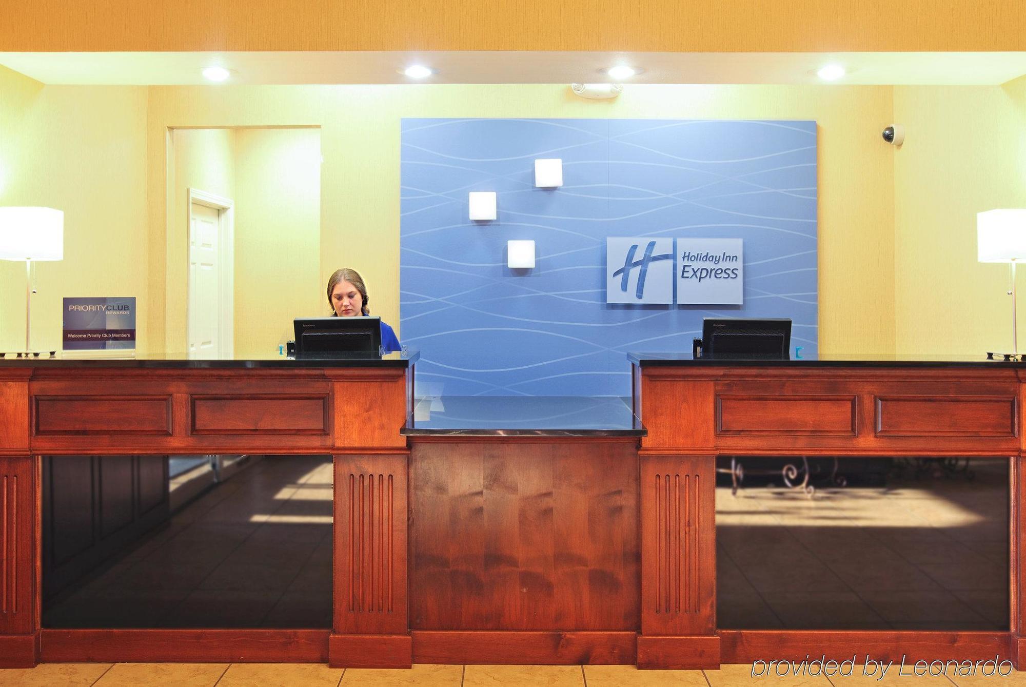 Holiday Inn Express Hotel & Suites Clarksville Экстерьер фото