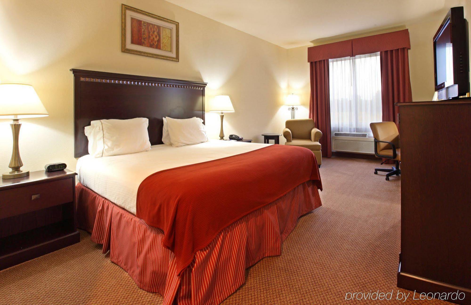 Holiday Inn Express Hotel & Suites Clarksville Экстерьер фото