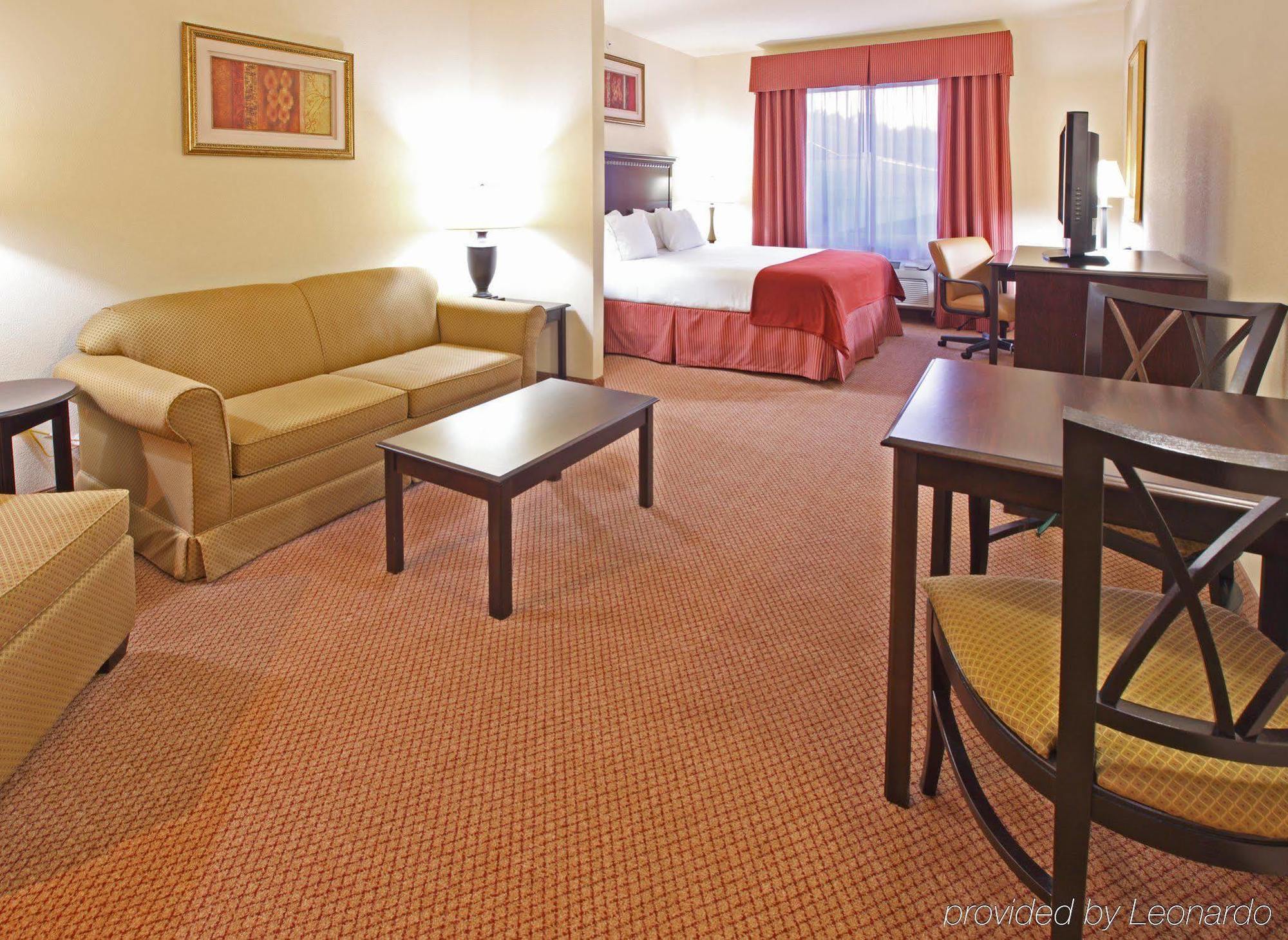 Holiday Inn Express Hotel & Suites Clarksville Экстерьер фото